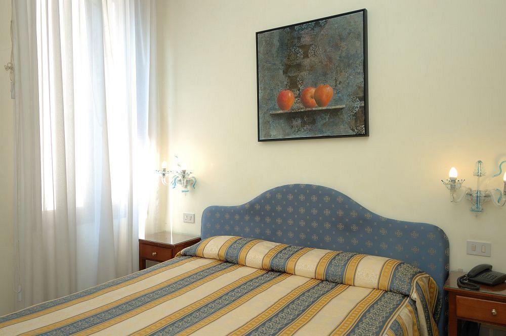 Hotel Hesperia Βενετία Εξωτερικό φωτογραφία