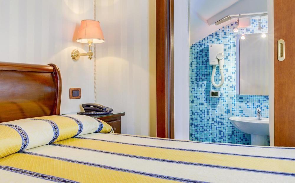 Hotel Hesperia Βενετία Εξωτερικό φωτογραφία