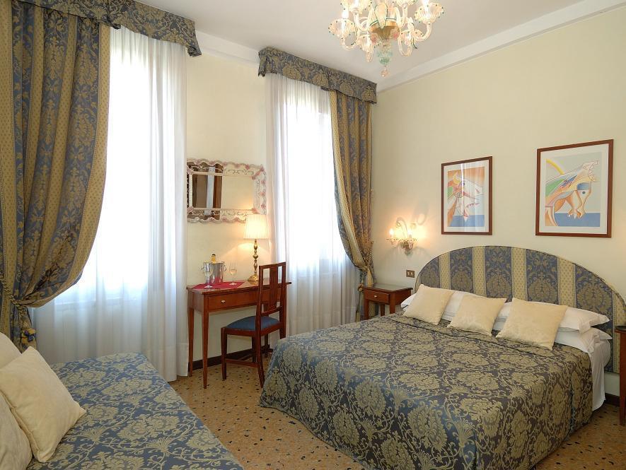 Hotel Hesperia Βενετία Εξωτερικό φωτογραφία