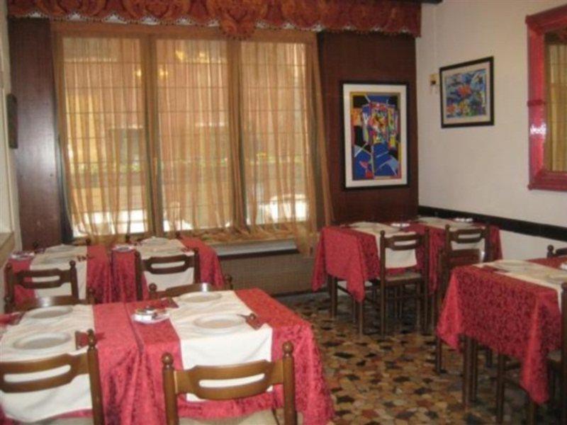 Hotel Hesperia Βενετία Εξωτερικό φωτογραφία