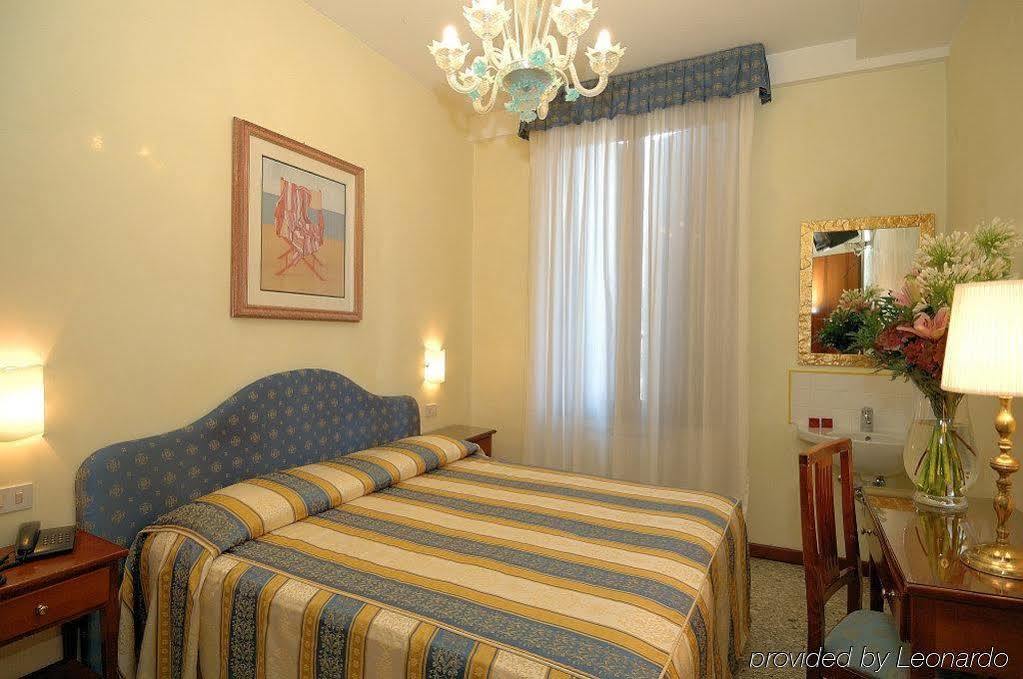 Hotel Hesperia Βενετία Εξωτερικό φωτογραφία